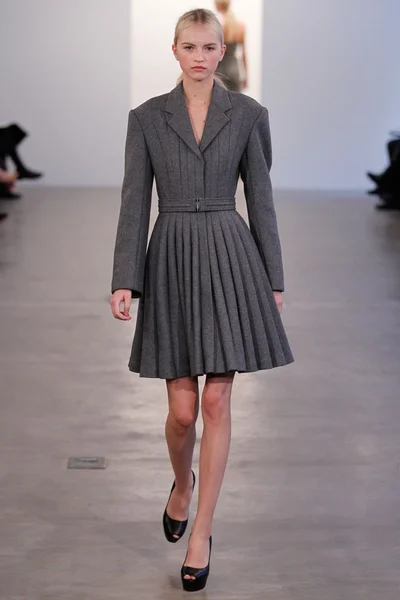 Look 12